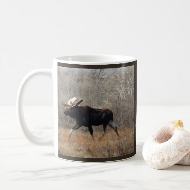 Taza De Café Alce macho M10 en el matorral (Con donut)