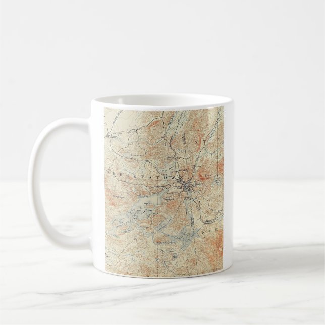 Taza De Café Aldea y área del lago Saranac en Adirondacks (Izquierda)