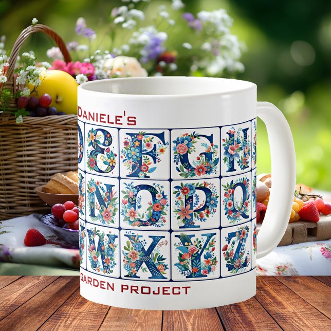 Taza De Café Alfabeto de flores Tile Mug mediterráneo (Mug featuring tiles with the alphabet and flowers in a Mediterranean style - kids - garden)
