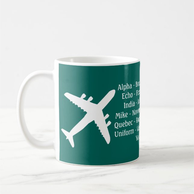 Taza De Café Alfabeto fonético de avión desafiante (Izquierda)