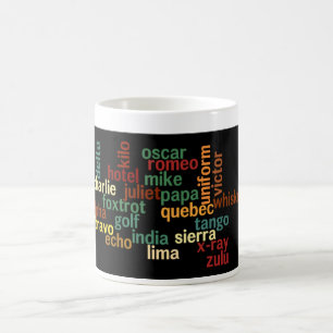 Taza De Café Alfabeto fonético de OTAN (fondo oscuro)