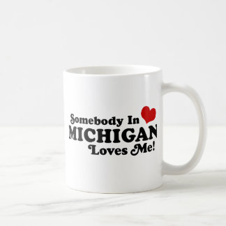 Taza De Café Alguien En Michigan Me Ama