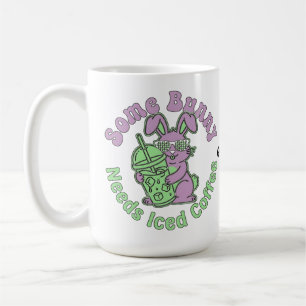 Taza De Café  Algún Conejo Necesita Café Helado Retro Primavera