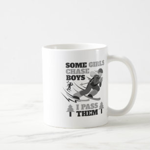 Taza De Café Algunas Chicas Chasan a los Chicos Les Doy Patadas