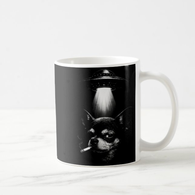 Taza De Café Alien Dog Smoking Cigarette Ufo Tee Funny Chihuahu (Derecha)