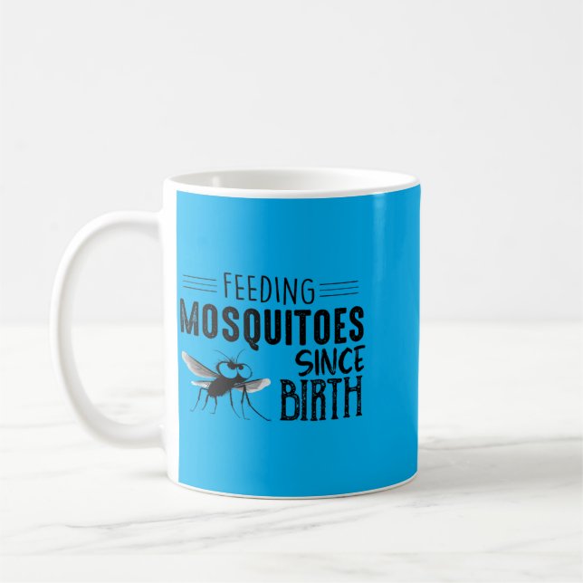 Taza De Café Alimentando Mosquitos Desde el Nacimiento (Izquierda)
