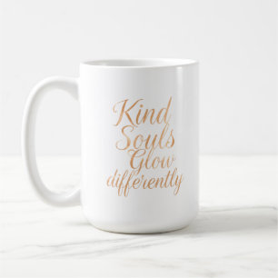 Taza De Café Almas Amables Brillan Diferente: Motivación en Ros