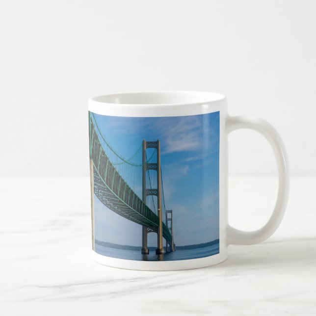 Taza De Café Along Mackinac Bridge Coffee Mug (Derecha)