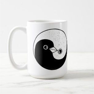 Taza de café alta con las palomas de Yin Yang de