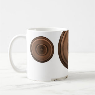 Taza De Café Altavoces retro: marrón, blanco aislado.