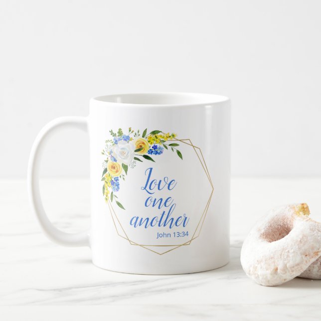 Taza De Café Ama a los Demás Floral (Con donut)