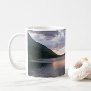 Taza De Café Amanecer en el lago Swiftcurry I