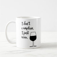 Amantes del vino divertidos dicen en blanco y negr