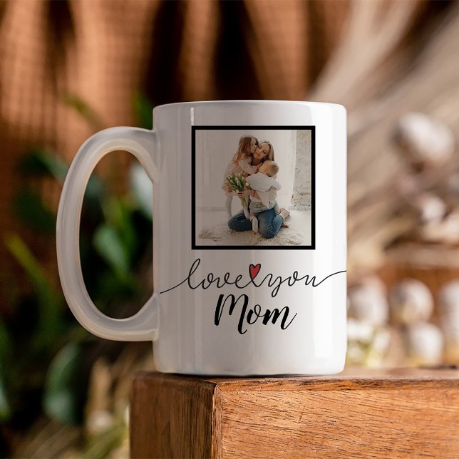 Taza De Café Amar a tu mamá. (Presenting a custom-crafted Mother's Day mug customizable with a photo.)