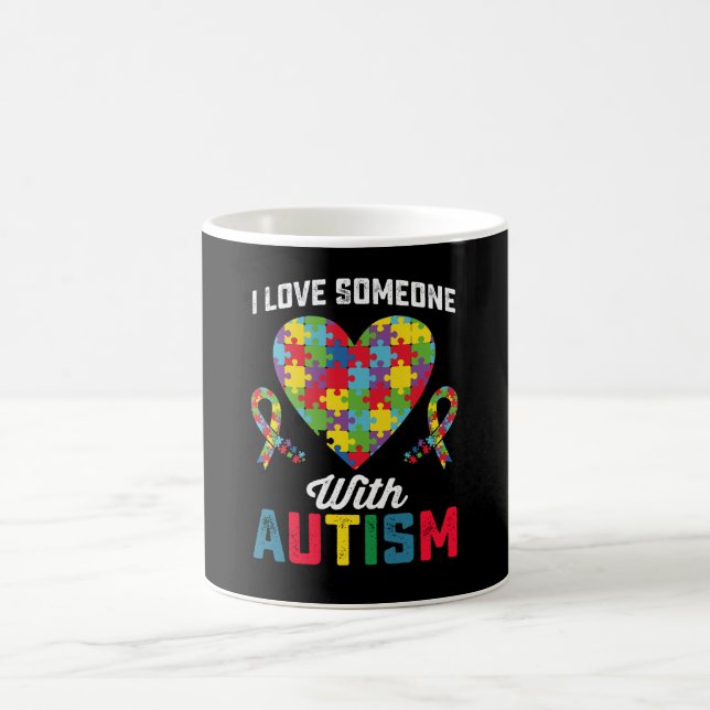 Taza De Café Amo A Alguien Con Conciencia De Autismo (Centro)