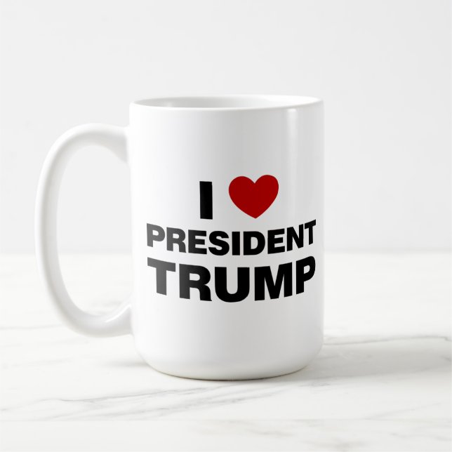 Taza De Café Amo el corazón del presidente Trump (Izquierda)