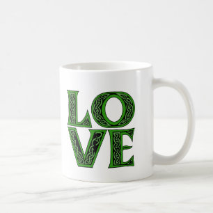 Taza De Café Amor en una fuente céltica irlandesa