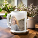 Taza De Café Añadir 2 fotos - Collage simple en ambos lados<br><div class="desc">¡Puedes reemplazar la foto de tu bebé (o bebés) y crear un regalo único! Un diseño sencillo y mínimo con sólo 2 fotos.</div>