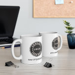 Taza De Café Añadir logotipo comercial y compañía Personalizado<br><div class="desc">Añada el logotipo de su empresa y la identidad de su marca a esta taza de café, así como su dirección o eslogan en la página web de su empresa haciendo clic en el botón "Personalizar" que aparece más arriba. Estos vasos de marca pueden anunciar su negocio ya que los...</div>