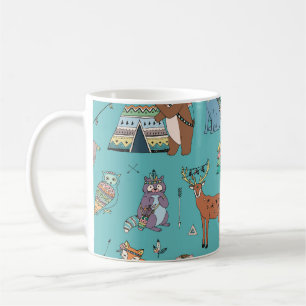 Taza De Café Animales tribales: patrón forestal de bosques.