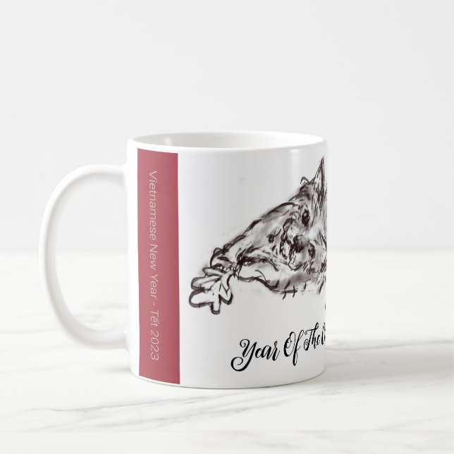 Taza De Café Año De La Muñeca De Dibujo De Tinta Gatita (Izquierda)