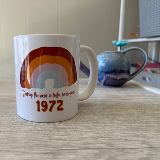 Taza De Café Año personalizado: El arcoiris hace del mundo un l (Subido por el creador)