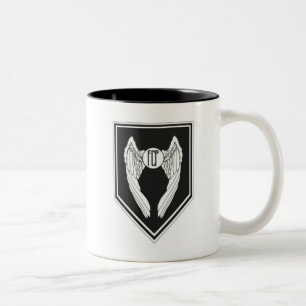 Taza de café anormal de la prensa del círculo
