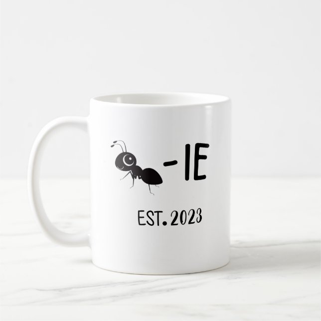 Taza De Café Antie personalizado EST 2023 , regalo para nueva t (Izquierda)