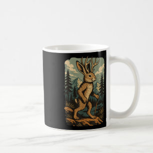 Taza De Café Antiguo criptido jackalope caminando con bosque de