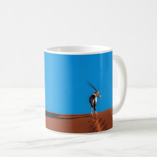 Taza De Café Antílope del Oryx en el desierto de Namib