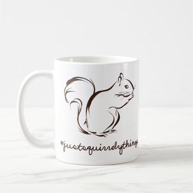Taza De Café Apenas ardilla de las cosas de Squirrely (Izquierda)