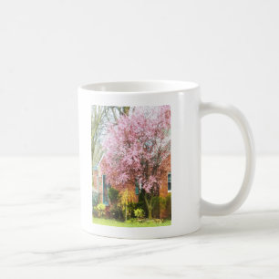 Taza De Café Árbol De Cerezo Por Casa De Ladrillo