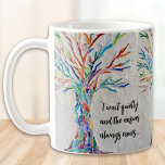 Taza De Café Árbol de comillas inspiradoras<br><div class="desc">Este tazón de café decorativo cuenta con un árbol de mosaico de colores arcoiris y una cita inspiradora. Personalizable fácilmente con tus propias palabras. Porque creamos nuestra obra de arte no encontrarás esta imagen exacta de otros diseñadores. Original Mosaico © Michele Davies.</div>