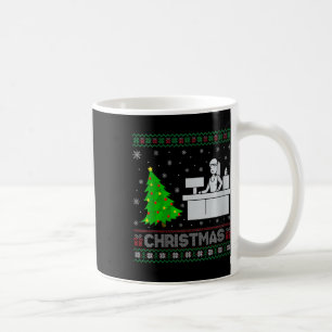 Taza De Café Árbol de Navidad recepcionista femenino iluminando