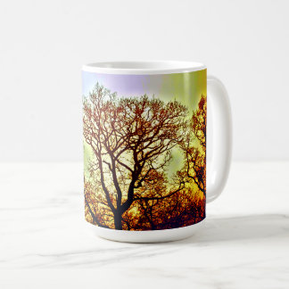 TAZA DE CAFÉ ÁRBOLES CON SOL BRUMOSO