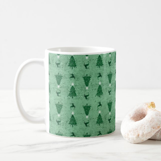 Taza De Café Árboles tradicionales verdes de Navidad y renos (Con donut)