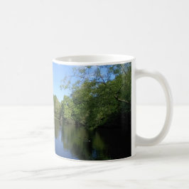 Taza De Café Árboles verdes en el agua