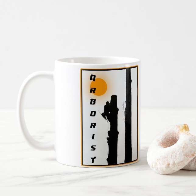 Taza De Café Arboristas Mug: Creciente silueta solar (Con donut)