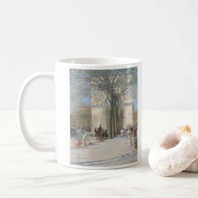 Taza De Café Arco de Washington, primavera por Frederick Childe (Con donut)
