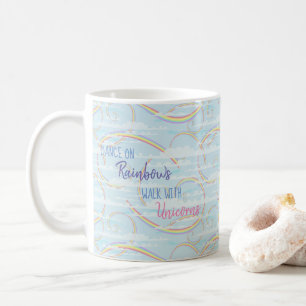 Taza De Café Arcoiris y nubes extravagantes