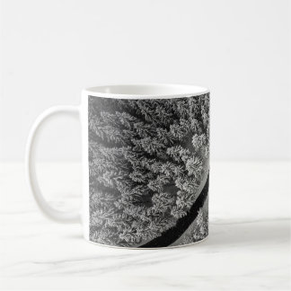TAZA DE CAFÉ ÁREA FLORAL NEGRA Y BLANCA