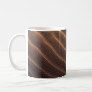 Taza De Café Arena marrón con agua por la mañana