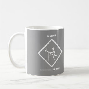 Taza De Café Arquitecto de la precaución en el trabajo