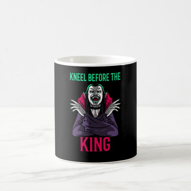 Taza De Café Arrodíllate Ante el Rey Drácula (Centro)