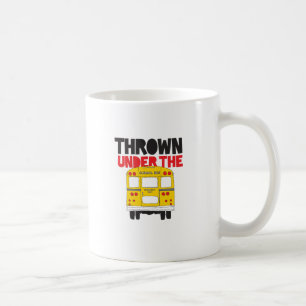 Taza De Café Arrojar bajo el autobús escolar amarillo