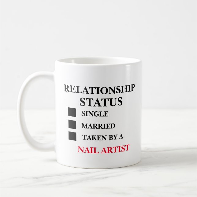 Taza De Café Artista de uñas con estatus de relación (Izquierda)