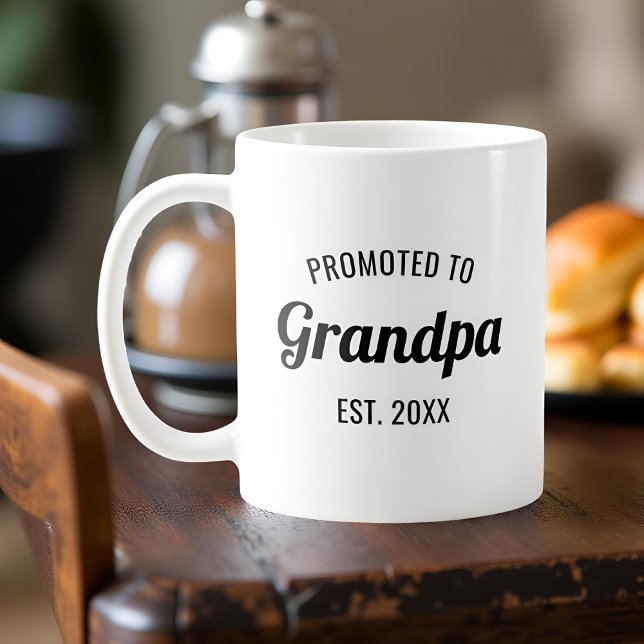 Taza De Café Ascendido al abuelo Est. Personalizada 2025 (Subido por el creador)