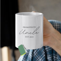 Ascendido al tío EST 2025 Mug | Tío primerizo
