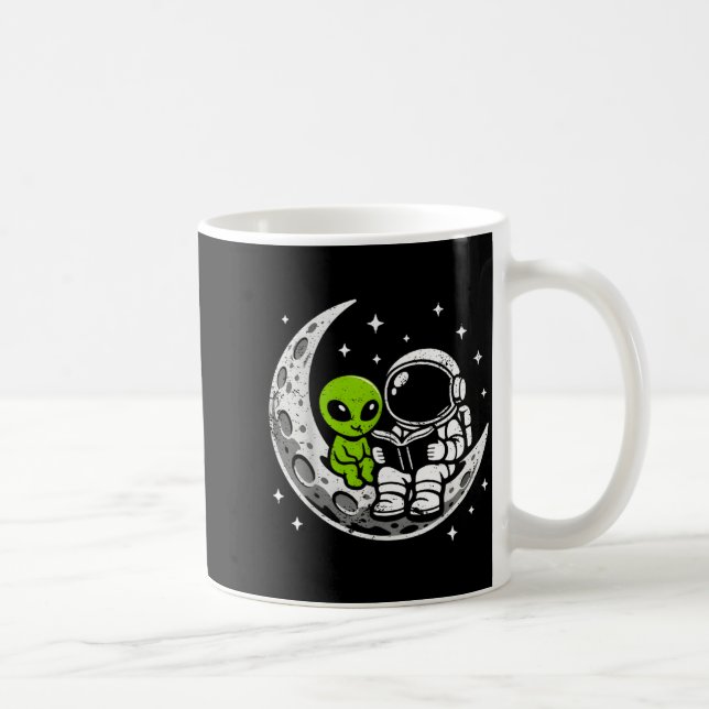 Taza De Café Astronauta leyendo libro alienígena luna espacio  (Derecha)