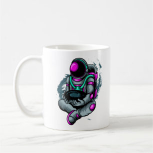 Taza De Café Astronauta sosteniendo el agujero negro